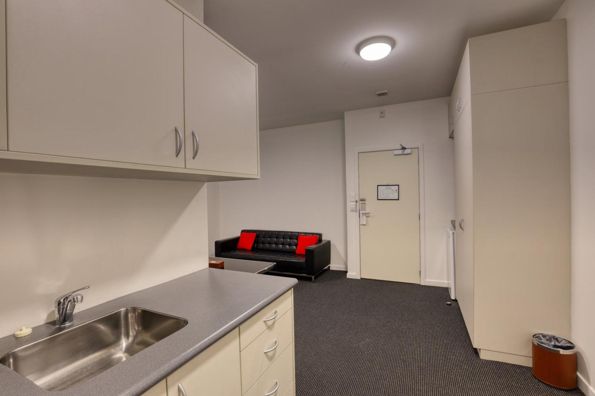 Ramada By Wyndham, Center 3*