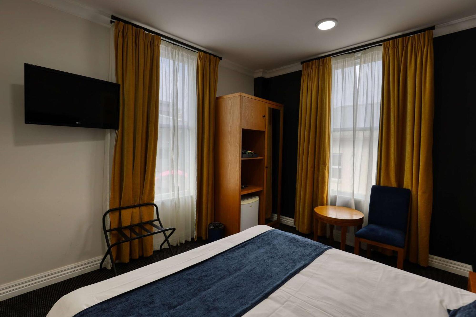 Ramada By Wyndham, Center Hotel
