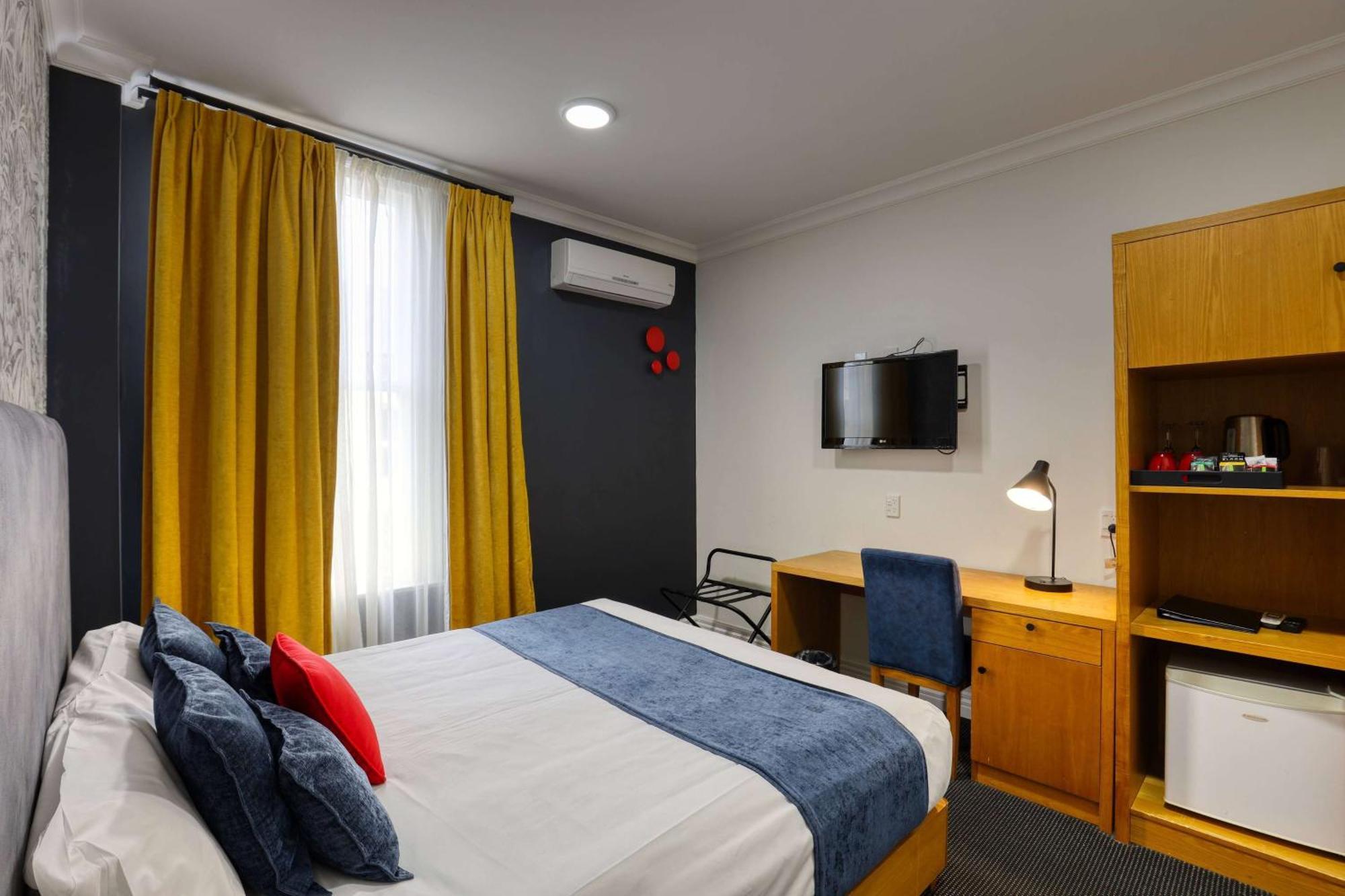 Ramada By Wyndham, Center Hotel Hamilton