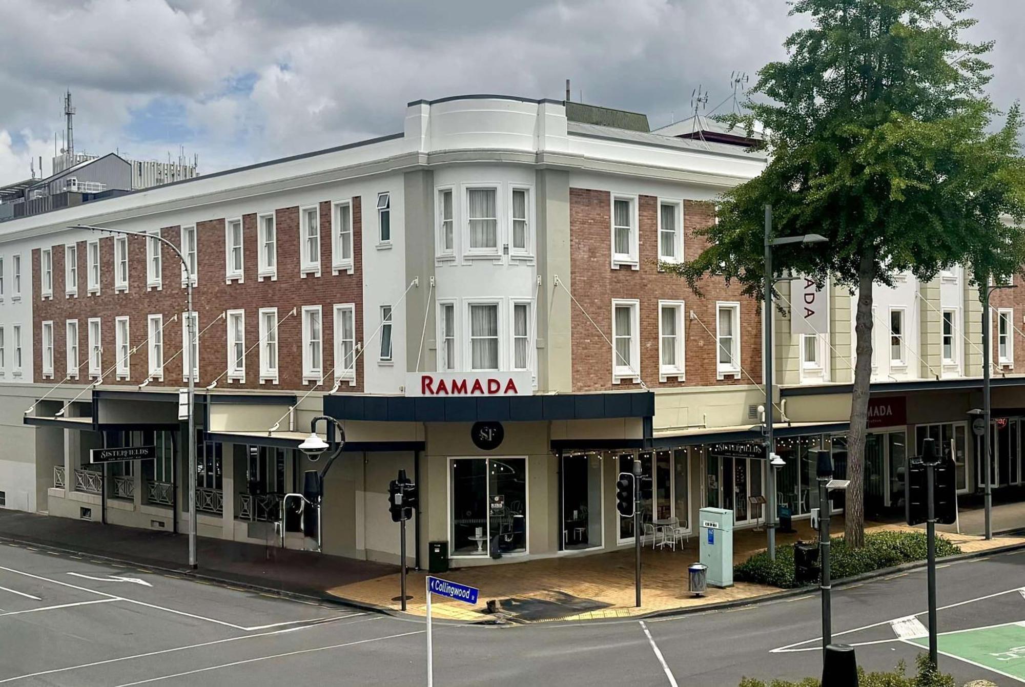 Ramada By Wyndham, Center Hotel